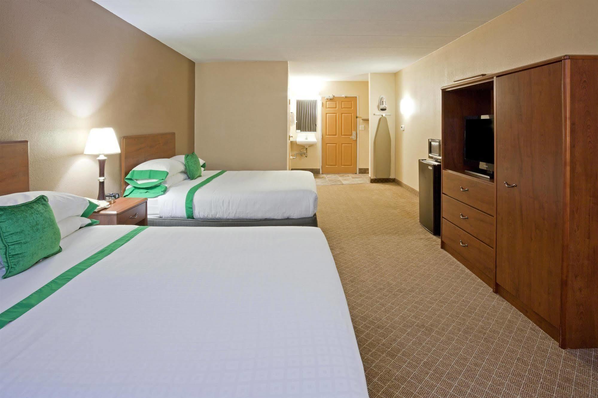 Med City Inn & Suites Rochester Mayo Clinic Area Exterior photo